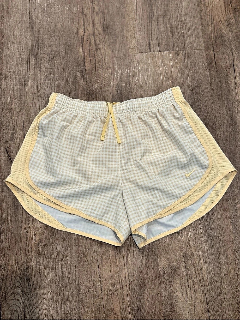 Nike Women's Tempo Gingham Running Shorts Yellow & White Medium